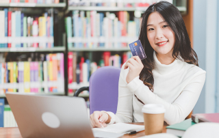 How to Build Credit During College Graphic