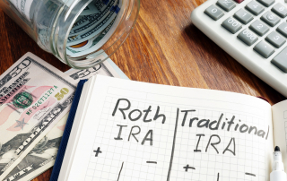 Traditional or Roth IRA: Which is Right for Me? graphic