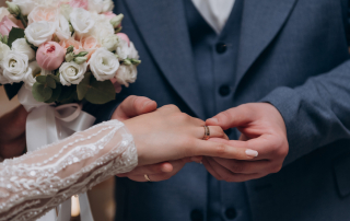 Wedding Dreams on a Real-Life Budget graphic